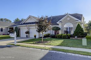 34 SPYGLASS DR, JACKSON, NJ