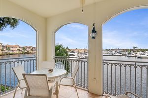5225 E HARBOR VILLAGE DR 204, VERO BEACH, FL
