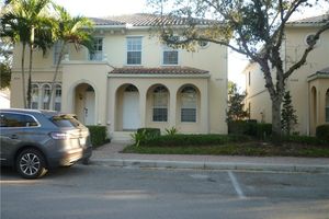 6210 TOWNCENTER CIR, NAPLES, FL