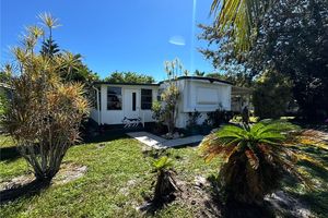 13 SAINT RAPHAEL DR, NAPLES, FL
