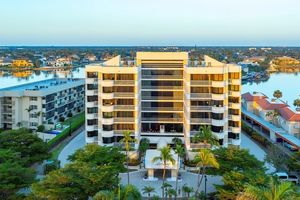 3100 GULF SHORE BLVD N APT 201, NAPLES, FL