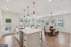 21630 HAWKSBILL HIGH CIR UNIT 302, STERLING, VA