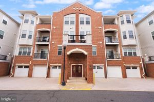 9204 CHARLESTON DR UNIT 404, MANASSAS, VA