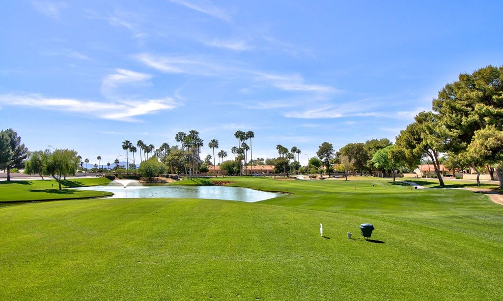 18-Hole Lakes Golf Course