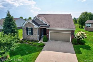 9059 PINE VALLEY DR, GRAND BLANC, MI