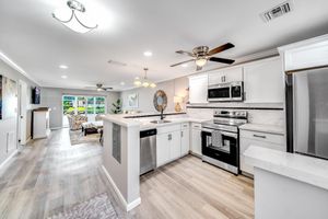 154 LAKE DORA DR, WEST PALM BEACH, FL