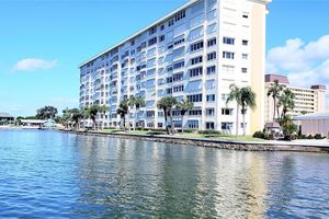 4750 COVE CIR APT 303, ST PETERSBURG, FL