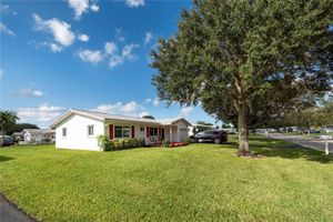 8544 N CAMPANELLI BLVD, PLANTATION, FL