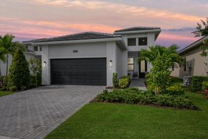 4918 SAINT ARMANDS WAY, WESTLAKE, FL