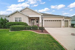 879 LUCKY LN, THE VILLAGES, FL