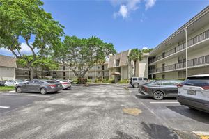 9401 LIME BAY BLVD APT 303, TAMARAC, FL