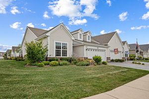 545 N FALLS CIR, PINGREE GROVE, IL