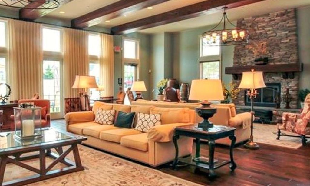 Clubhouse Meeting Room