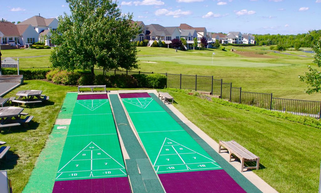 2 Shuffleboard Courts