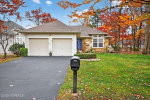 2 LLEWELLYN CT, JACKSON, NJ