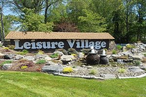 46 TRENT CT C, RIDGE, NY