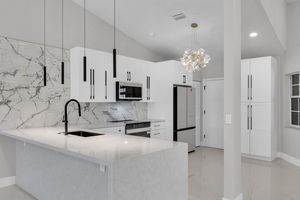 7889 LAKE SANDS DR, DELRAY BEACH, FL