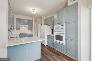 19370 MAGNOLIA GROVE SQ 208, LEESBURG, VA