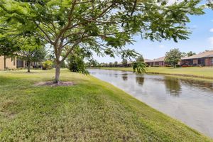 226 SHELL FALLS DR, APOLLO BEACH, FL
