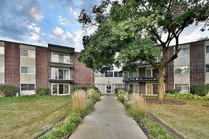 2800 MAPLE AVE 31C, DOWNERS GROVE, IL