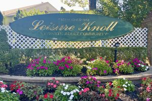 323 BROWNFIELD DR, RIDGE, NY