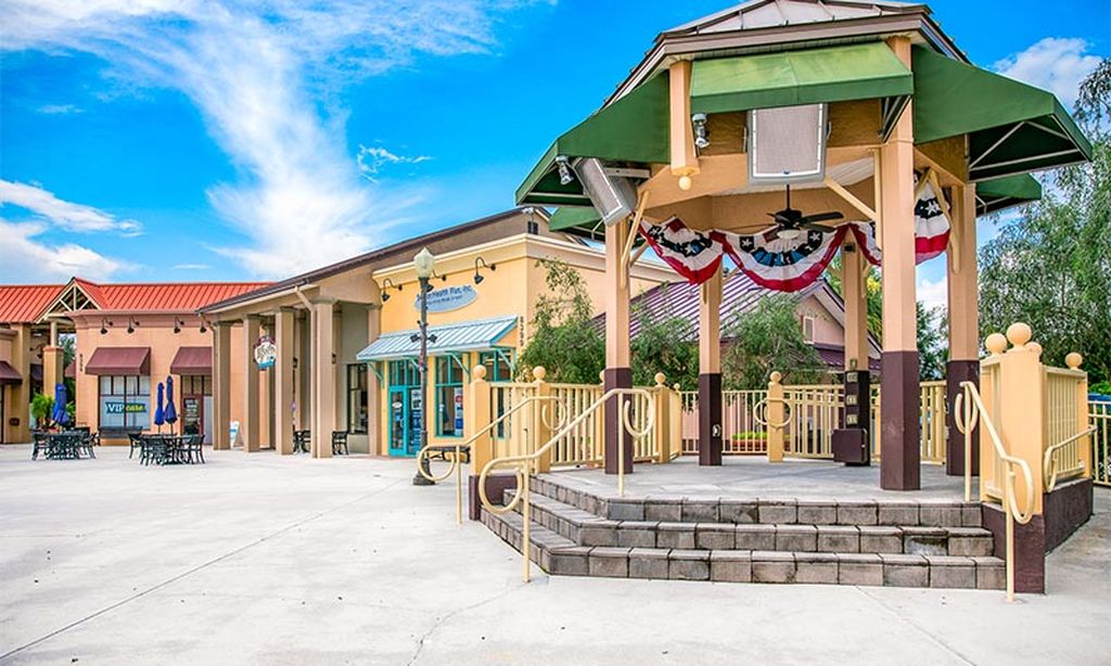 Circle Square Commons