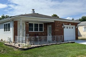 10 AZTEC CT, TOMS RIVER, NJ