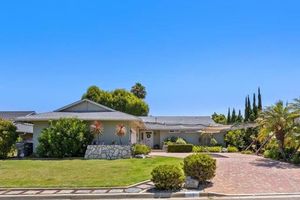1051 LA REINA DR, SAN MARCOS, CA