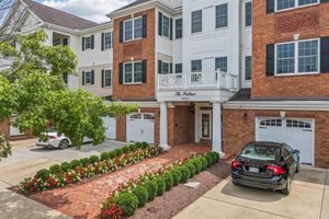15251 ROYAL CREST DR APT 207, HAYMARKET, VA
