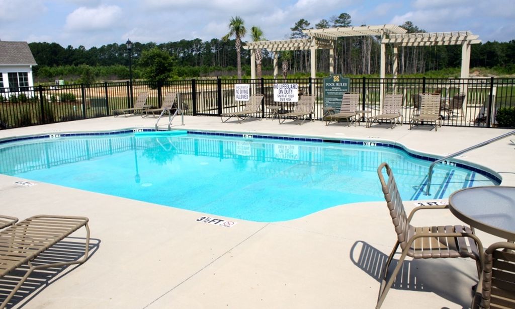 Outdoor Pool & Sun Deck