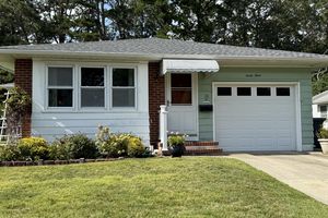 33 SUNFLOWER LN, TOMS RIVER, NJ