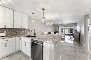 1020 SILK OAK TER APT 204, DELRAY BEACH, FL