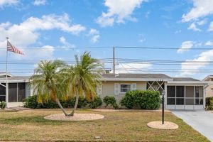 1528 CHEVY CHASE DR, SUN CITY CENTER, FL