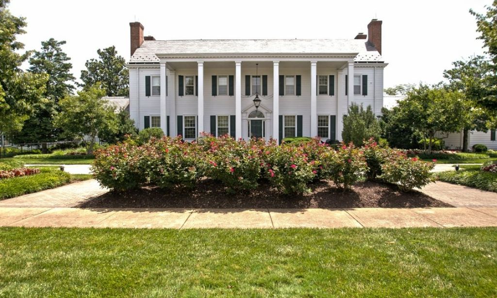 The Marsh Mansion - 8,000 Square Feet