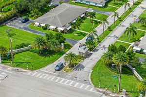 195 HIGH POINT TER D, DELRAY BEACH, FL