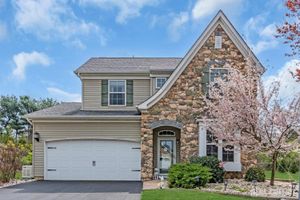 10 E BLACK HEATH CT, FARMINGDALE, NJ