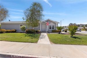 1562 WILLOW LEAF DR, HEMET, CA