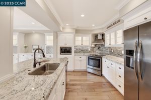 2501 PINE KNOLL DR UNIT 8, WALNUT CREEK, CA