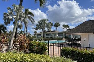 325 CHARLEMAGNE BLVD B203, NAPLES, FL