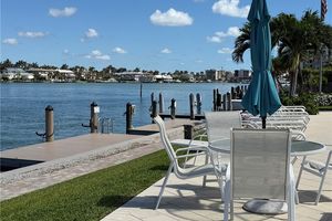 2880 GULF SHORE BLVD 404, NAPLES, FL