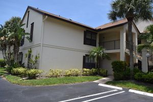 3353 JOG PARK DR, GREENACRES, FL