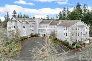 22535 SE HIGHLAND CIR 206, ISSAQUAH, WA