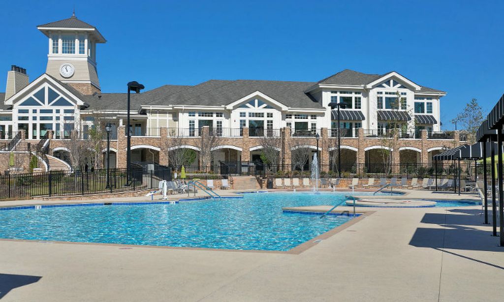 Resort-Style Outdoor Pool