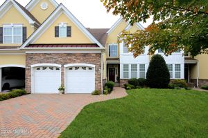 26 ASPEN LN, TINTON FALLS, NJ
