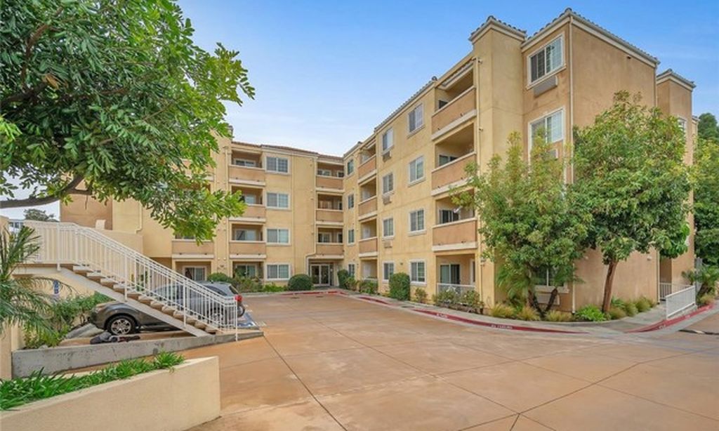 Pacific Village community photo 3