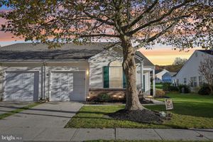 17 PEPPERGRASS DR, MOUNT LAUREL, NJ