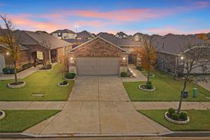 804 FREEDOM LN, AUBREY, TX