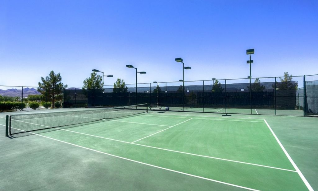 4 Tennis Courts