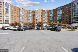 15100 INTERLACHEN DR 4-812, SILVER SPRING, MD