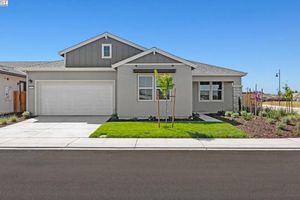 1368 CRESCENT AVE, MANTECA, CA